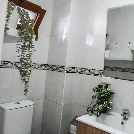 Apartment Modern Close To The With Pool