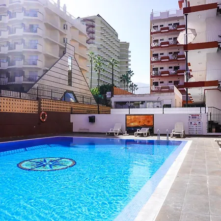 Modern Close To The With Pool Apartmán *