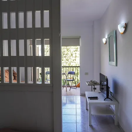 Modern Close To The With Pool Apartmán Puerto de la Cruz (Tenerife)